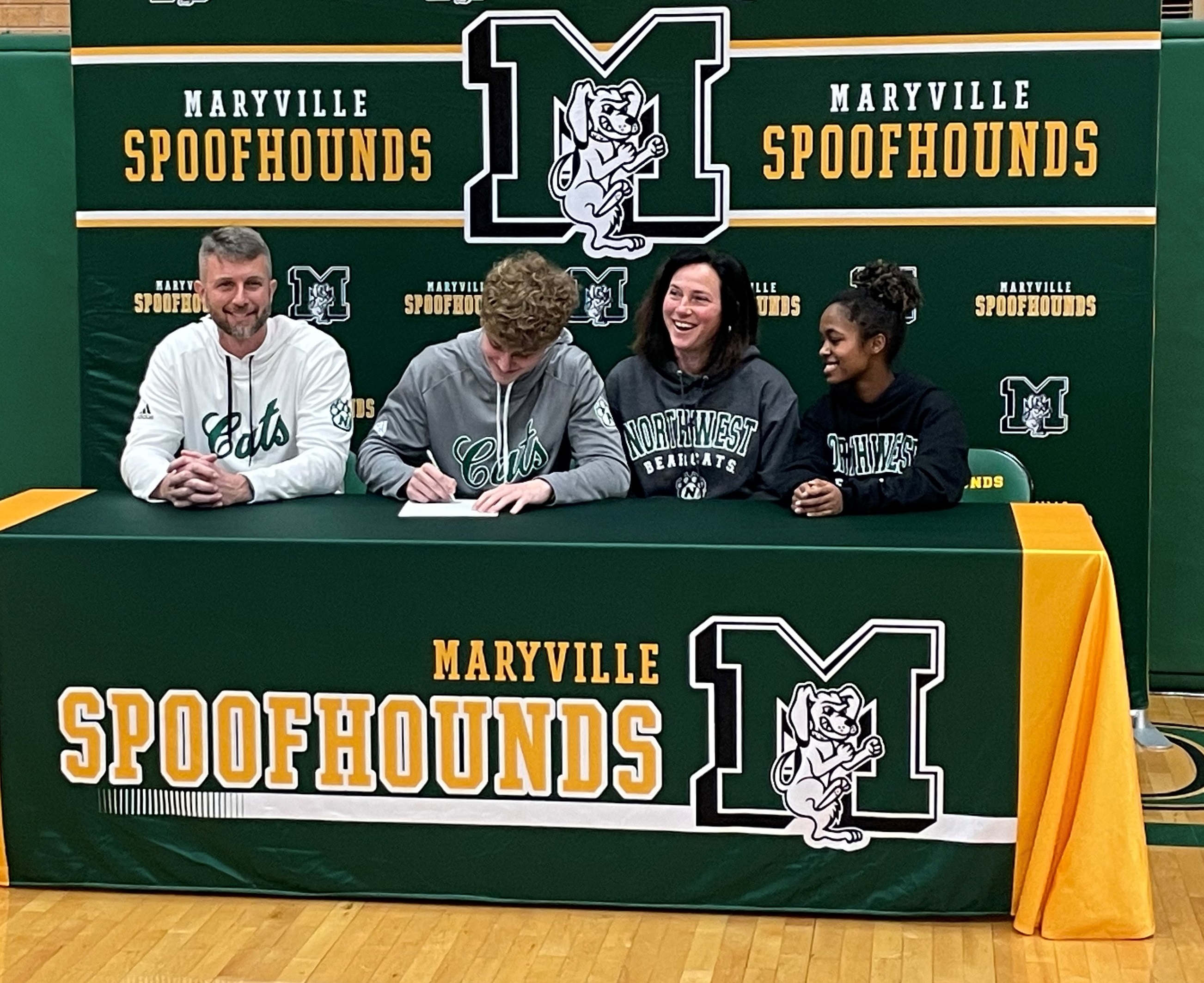 Delton Davis signs to play for Northwest Missouri State